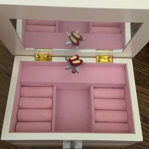 Jewelry box with working over the rainbow sound and spinning ruby red shoes